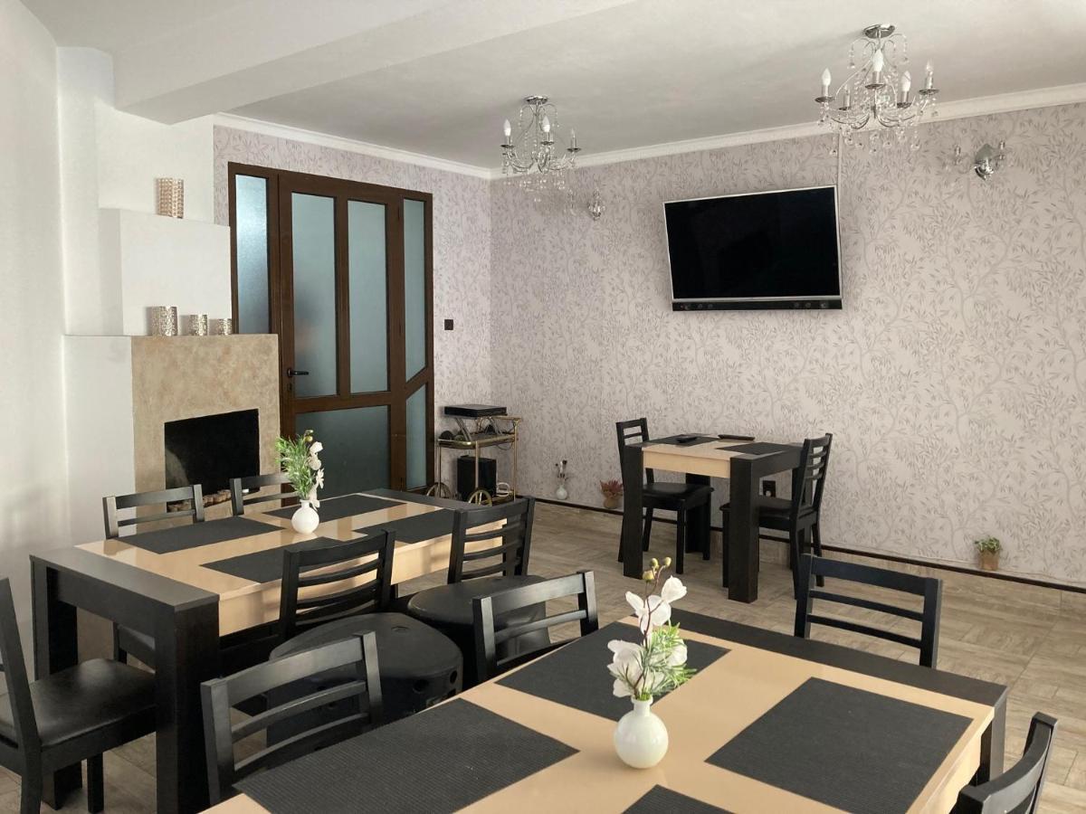 Casa Adriana Hotell Băile Herculane Eksteriør bilde