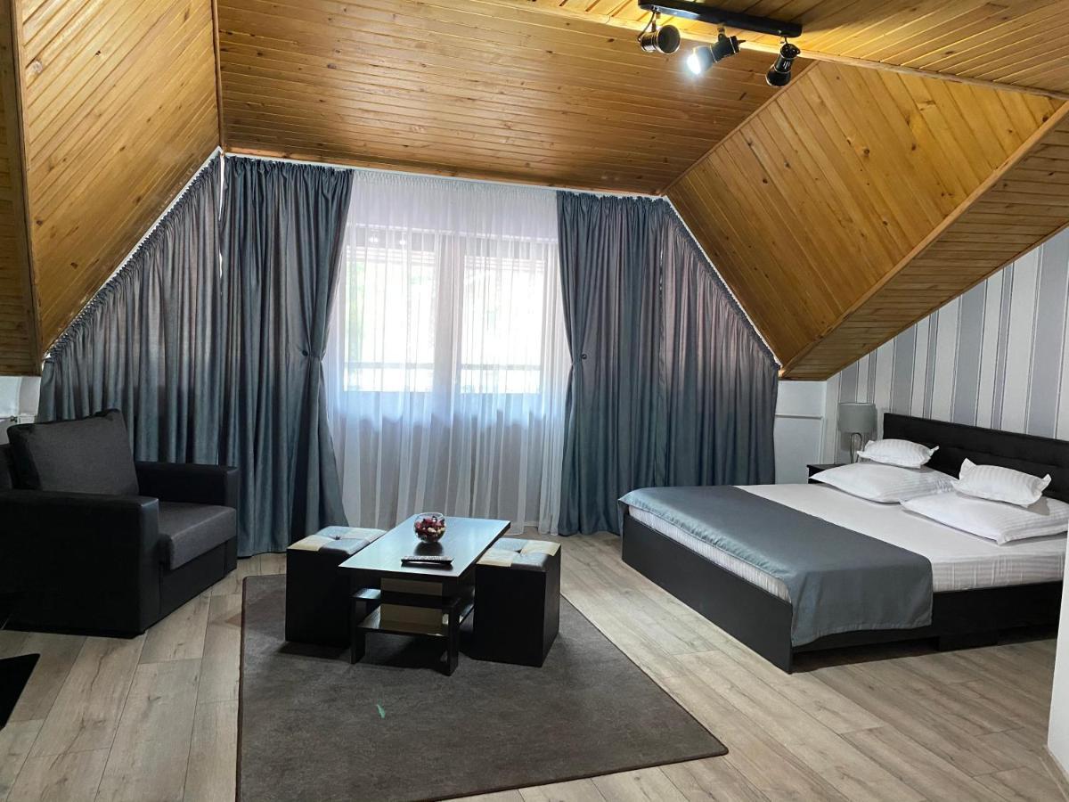 Casa Adriana Hotell Băile Herculane Eksteriør bilde