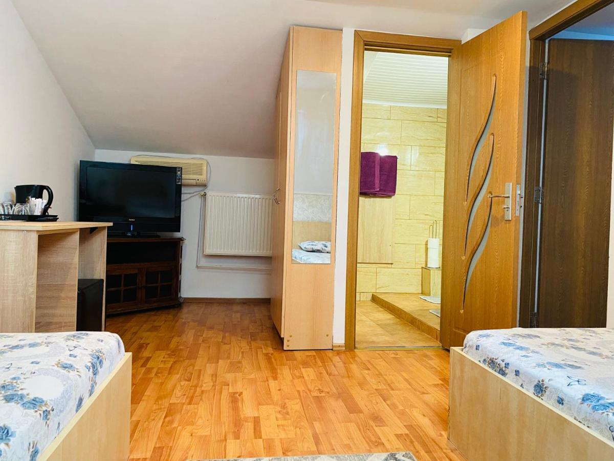 Casa Adriana Hotell Băile Herculane Eksteriør bilde