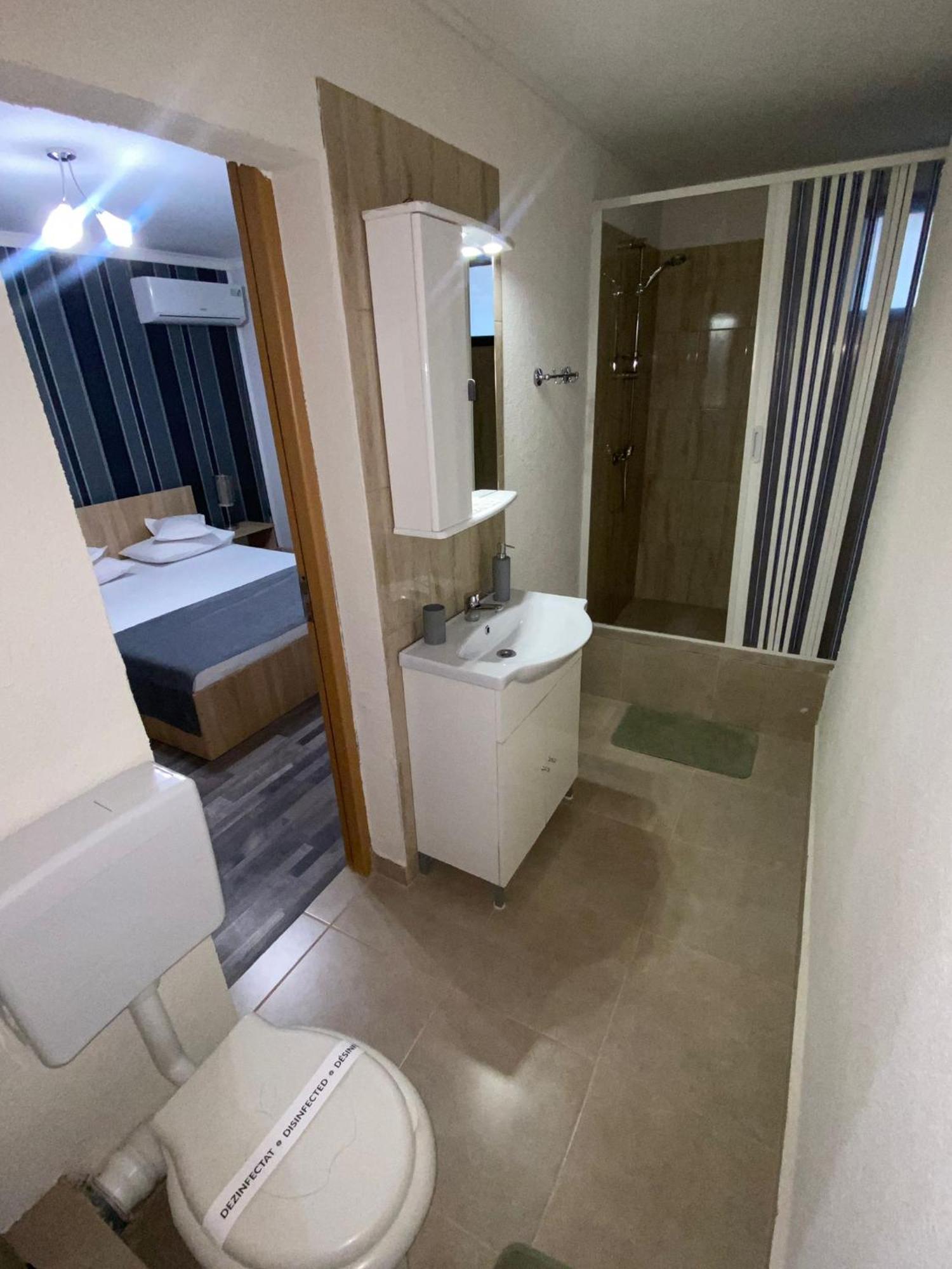 Casa Adriana Hotell Băile Herculane Eksteriør bilde