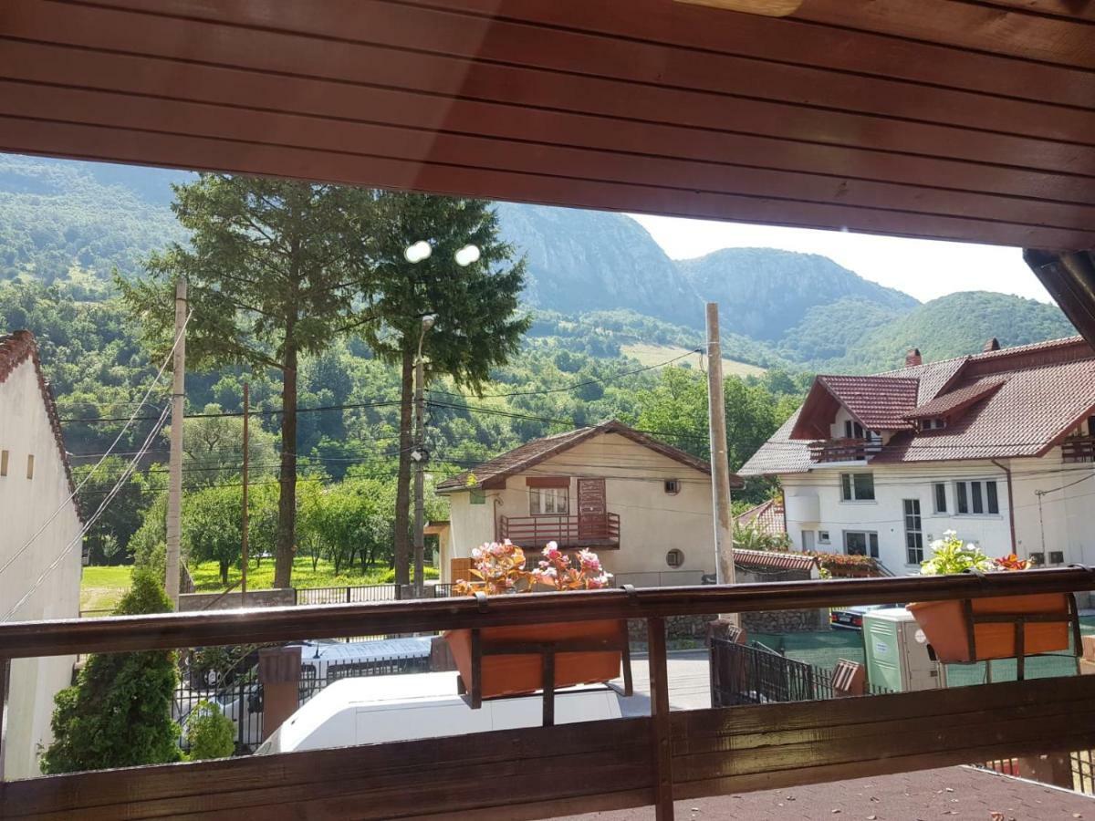 Casa Adriana Hotell Băile Herculane Eksteriør bilde